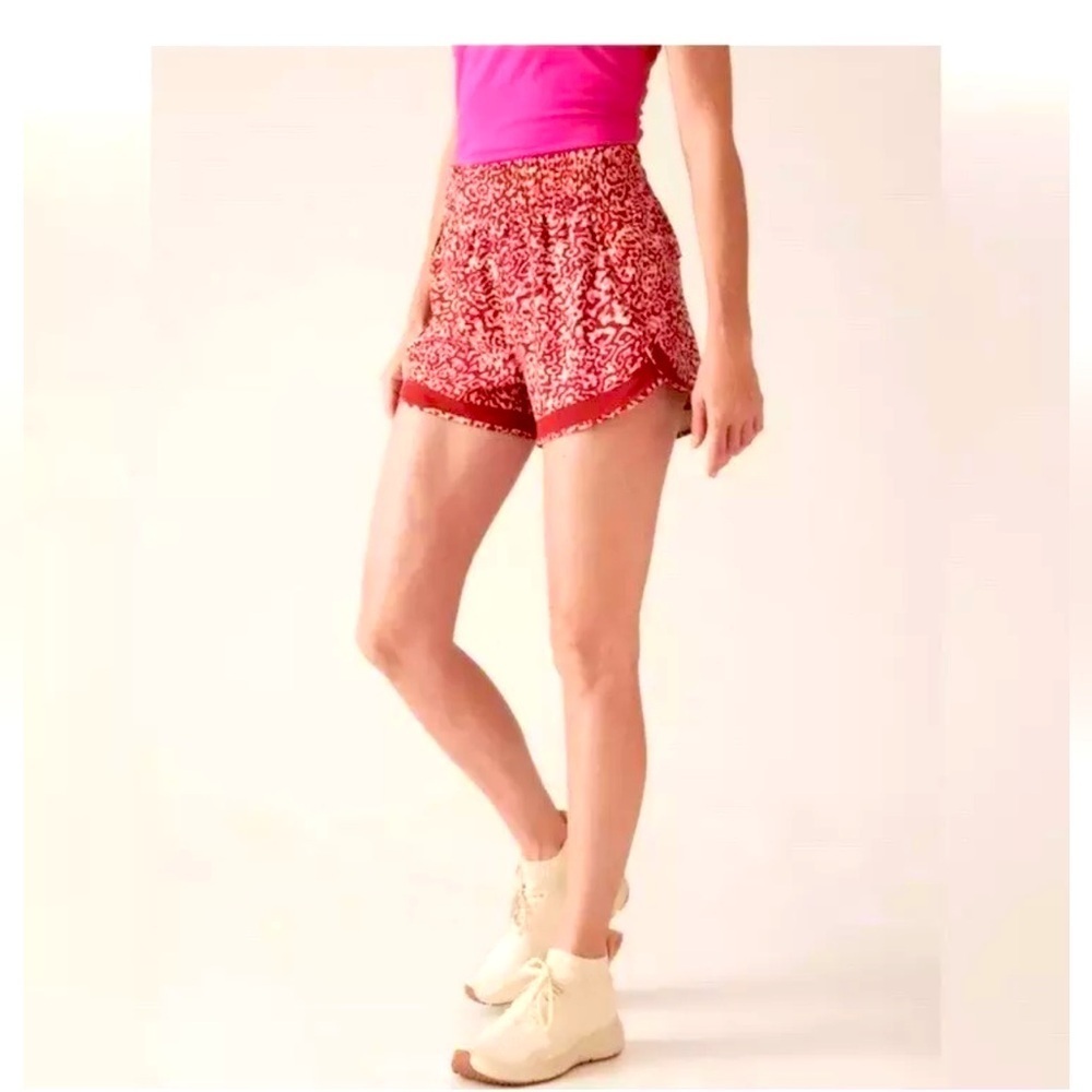 NWT Athleta Mesh Racer Run High-Rise 3” Vented Short with Inner Panty S and M - Picture 3 of 11